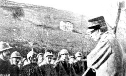 1918, Altopiano di Asiago. il Ten. Gen. Carlo Sanna, comandante della 33a Divisione, parla ai soldati della Brigata “Sassari” alla vigilia della battaglia dei “Tre Monti”.   